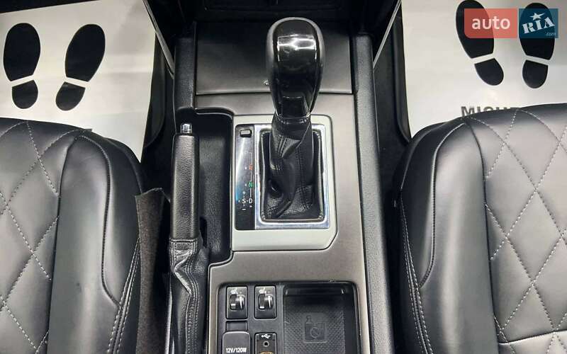 Внедорожник / Кроссовер Toyota Land Cruiser Prado 2015 в Черновцах