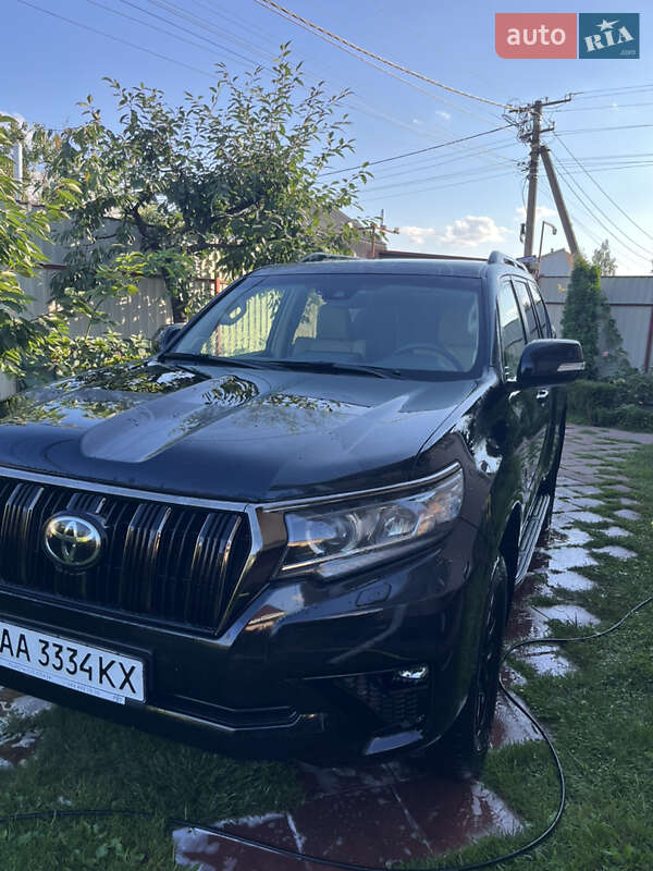 Позашляховик / Кросовер Toyota Land Cruiser Prado 2022 в Києві