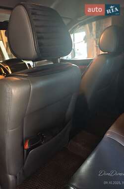 Внедорожник / Кроссовер Toyota Land Cruiser Prado 2005 в  фото 6 Внедорожник / Кроссовер Toyota Land Cruiser Prado 2005 в