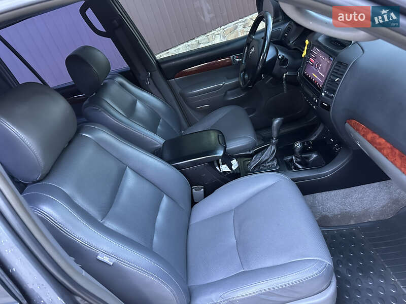 Внедорожник / Кроссовер Toyota Land Cruiser Prado 2005 в Львове