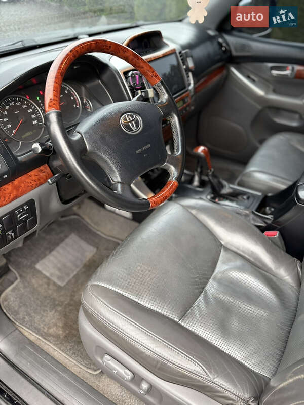 Позашляховик / Кросовер Toyota Land Cruiser Prado 2007 в Жовкві