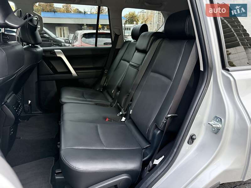 Внедорожник / Кроссовер Toyota Land Cruiser Prado 2020 в Харькове фото 10 Внедорожник / Кроссовер Toyota Land Cruiser Prado 2020 в Харькове