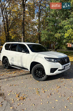 Внедорожник / Кроссовер Toyota Land Cruiser Prado 2020 в Валках