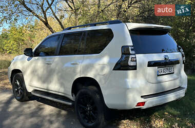 Внедорожник / Кроссовер Toyota Land Cruiser Prado 2019 в 
