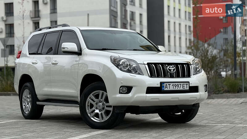 Внедорожник / Кроссовер Toyota Land Cruiser Prado 2010 в 