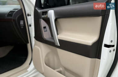 Внедорожник / Кроссовер Toyota Land Cruiser Prado 2010 в 