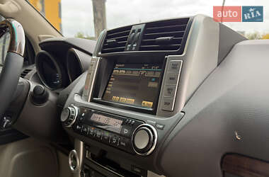 Внедорожник / Кроссовер Toyota Land Cruiser Prado 2010 в 