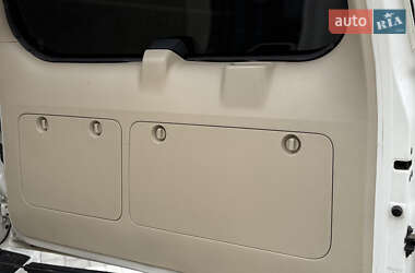 Внедорожник / Кроссовер Toyota Land Cruiser Prado 2010 в 