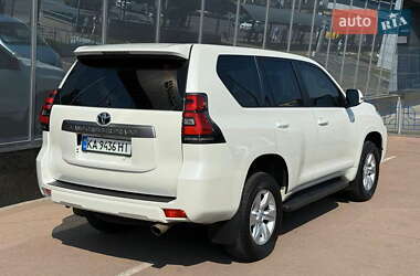 Внедорожник / Кроссовер Toyota Land Cruiser Prado 2019 в 