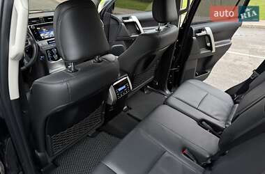 Внедорожник / Кроссовер Toyota Land Cruiser Prado 2020 в 