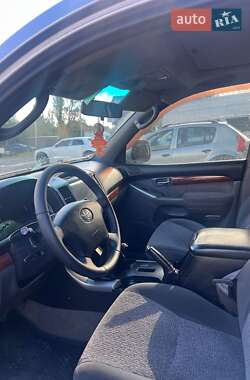 Внедорожник / Кроссовер Toyota Land Cruiser Prado 2002 в 