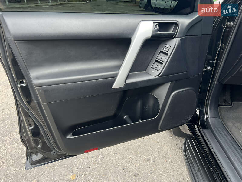 Внедорожник / Кроссовер Toyota Land Cruiser Prado 2019 в Полтаве