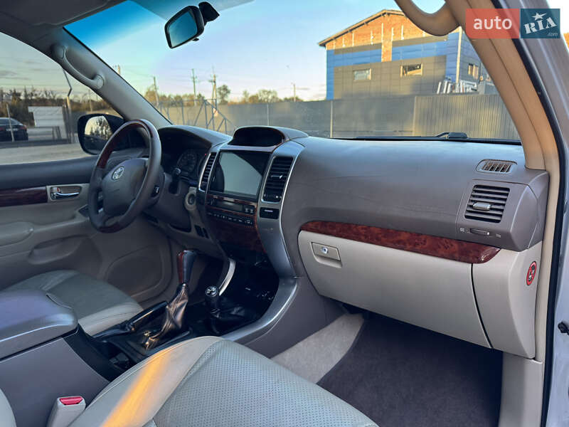 Внедорожник / Кроссовер Toyota Land Cruiser Prado 2006 в Львове