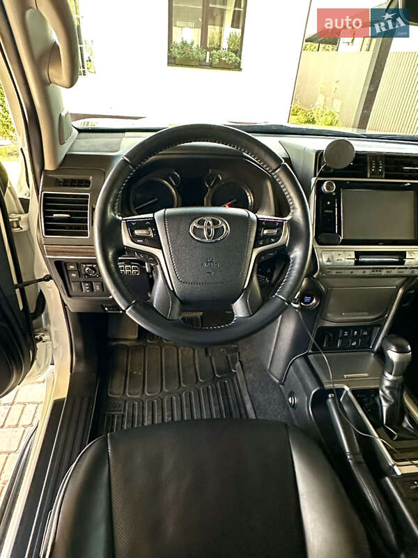 Внедорожник / Кроссовер Toyota Land Cruiser Prado 2018 в Киеве
