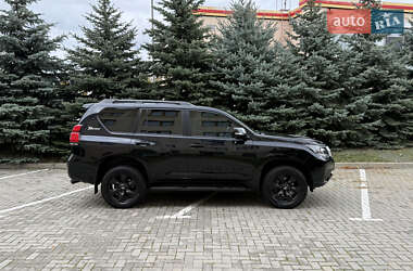 Внедорожник / Кроссовер Toyota Land Cruiser Prado 2021 в 
