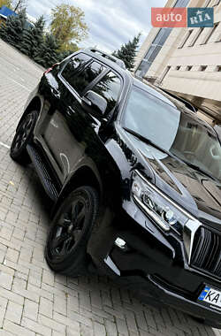 Внедорожник / Кроссовер Toyota Land Cruiser Prado 2021 в 