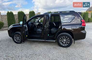 Позашляховик / Кросовер Toyota Land Cruiser Prado 2018 в  фото 13 Позашляховик / Кросовер Toyota Land Cruiser Prado 2018 в