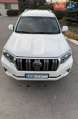 Внедорожник / Кроссовер Toyota Land Cruiser Prado 2019 в 