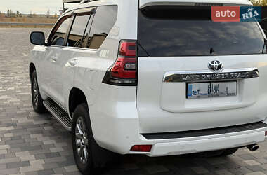 Внедорожник / Кроссовер Toyota Land Cruiser Prado 2019 в 