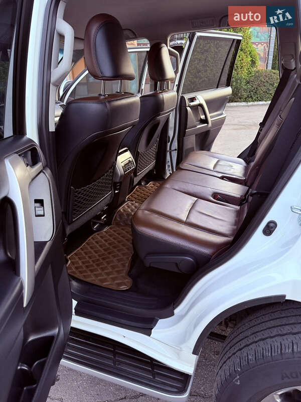 Позашляховик / Кросовер Toyota Land Cruiser Prado 2019 в Полтаві фото 33 Позашляховик / Кросовер Toyota Land Cruiser Prado 2019 в Полтаві