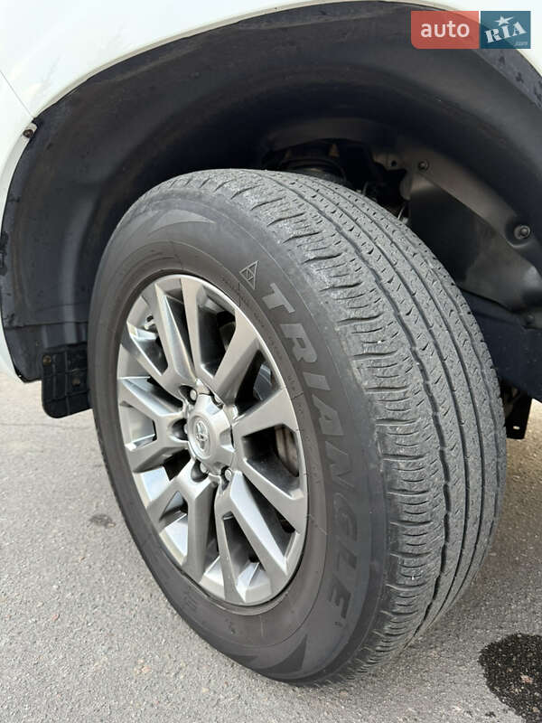 Позашляховик / Кросовер Toyota Land Cruiser Prado 2019 в Полтаві фото 35 Позашляховик / Кросовер Toyota Land Cruiser Prado 2019 в Полтаві