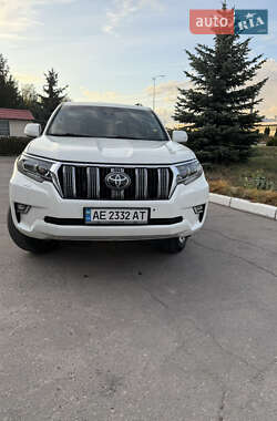 Внедорожник / Кроссовер Toyota Land Cruiser Prado 2019 в 
