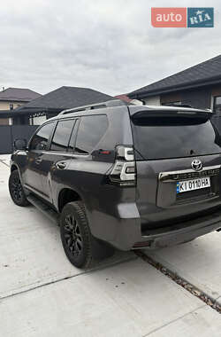 Внедорожник / Кроссовер Toyota Land Cruiser Prado 2021 в 