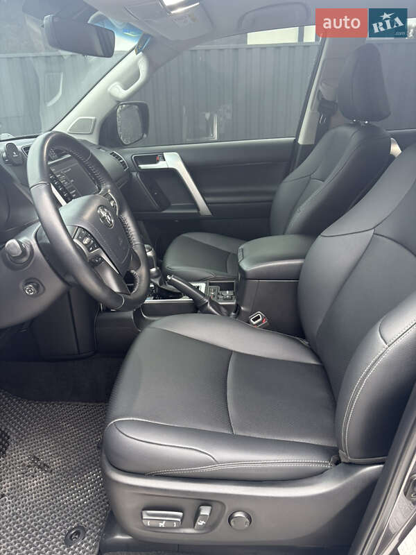 Внедорожник / Кроссовер Toyota Land Cruiser Prado 2021 в Киеве