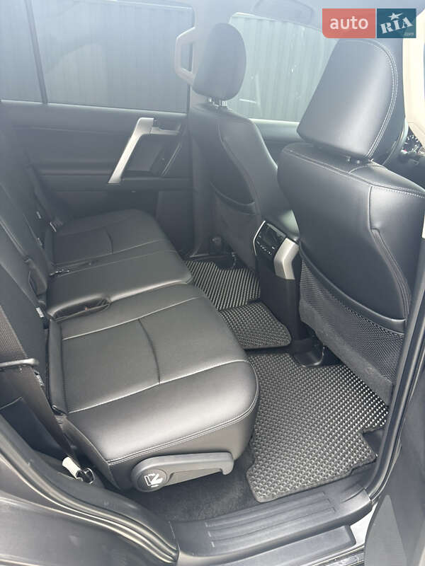 Внедорожник / Кроссовер Toyota Land Cruiser Prado 2021 в Киеве