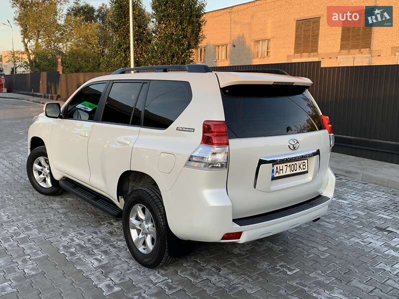 Внедорожник / Кроссовер Toyota Land Cruiser Prado 2012 в Днепре