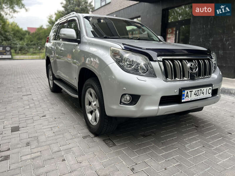 Позашляховик / Кросовер Toyota Land Cruiser Prado 2011 в Ужгороді