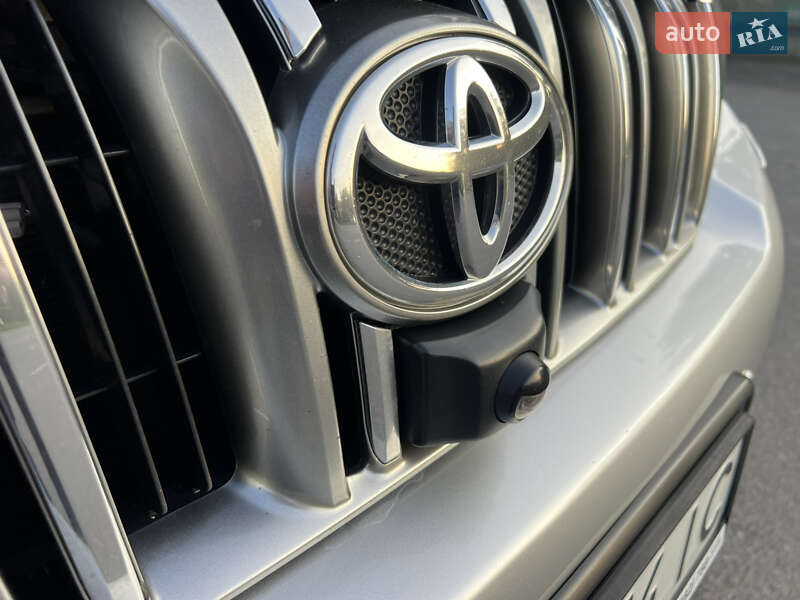 Позашляховик / Кросовер Toyota Land Cruiser Prado 2011 в Ужгороді