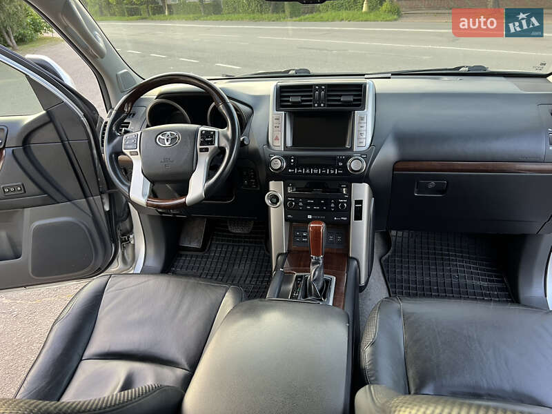 Позашляховик / Кросовер Toyota Land Cruiser Prado 2011 в Ужгороді