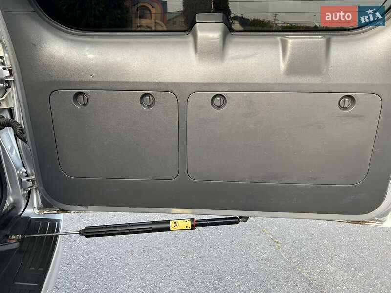 Позашляховик / Кросовер Toyota Land Cruiser Prado 2011 в Ужгороді