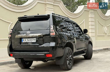 Внедорожник / Кроссовер Toyota Land Cruiser Prado 2022 в 