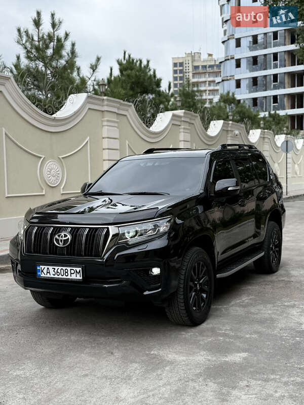 Toyota Land Cruiser Prado 2022