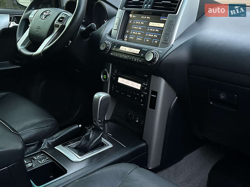 Внедорожник / Кроссовер Toyota Land Cruiser Prado 2013 в Кельменцах