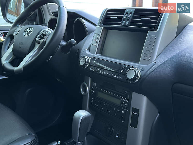 Внедорожник / Кроссовер Toyota Land Cruiser Prado 2013 в Кельменцах