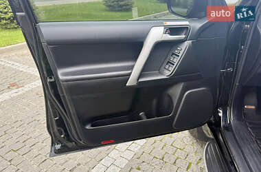 Внедорожник / Кроссовер Toyota Land Cruiser Prado 2020 в 