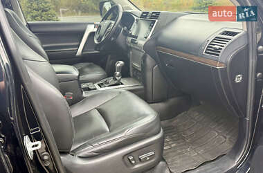 Внедорожник / Кроссовер Toyota Land Cruiser Prado 2020 в 