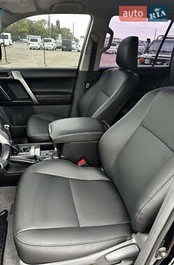 Внедорожник / Кроссовер Toyota Land Cruiser Prado 2012 в 