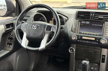 Внедорожник / Кроссовер Toyota Land Cruiser Prado 2012 в 
