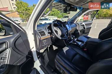 Позашляховик / Кросовер Toyota Land Cruiser Prado 2020 в  фото 13 Позашляховик / Кросовер Toyota Land Cruiser Prado 2020 в