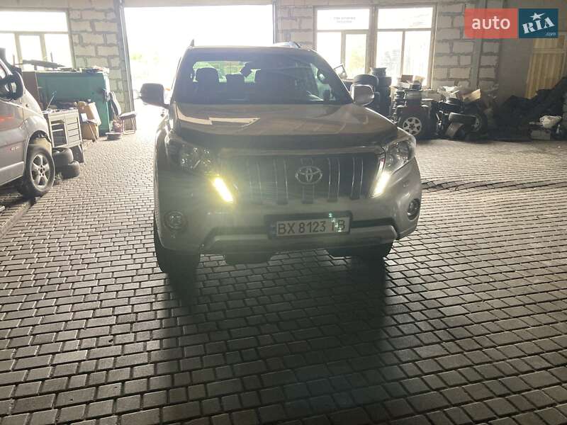 Позашляховик / Кросовер Toyota Land Cruiser Prado 2016 в Хмельницькому фото 7 Позашляховик / Кросовер Toyota Land Cruiser Prado 2016 в Хмельницькому