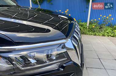 Внедорожник / Кроссовер Toyota Land Cruiser Prado 2019 в 