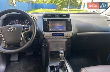 Внедорожник / Кроссовер Toyota Land Cruiser Prado 2019 в 