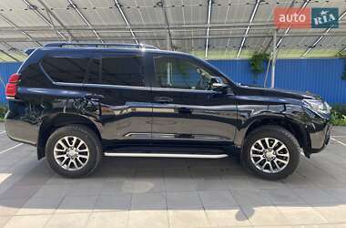 Внедорожник / Кроссовер Toyota Land Cruiser Prado 2019 в 