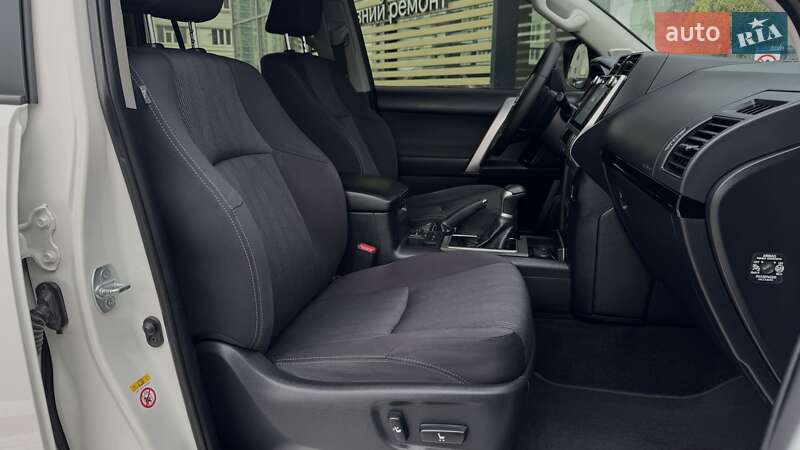 Позашляховик / Кросовер Toyota Land Cruiser Prado 2019 в Чернігові