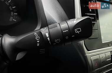 Внедорожник / Кроссовер Toyota Land Cruiser Prado 2019 в 