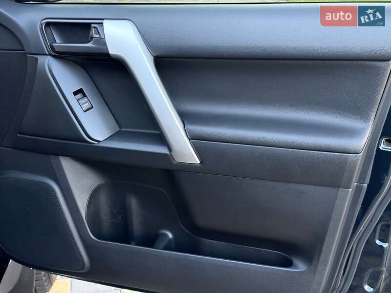 Внедорожник / Кроссовер Toyota Land Cruiser Prado 2019 в Днепре фото 13 Внедорожник / Кроссовер Toyota Land Cruiser Prado 2019 в Днепре